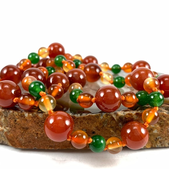 Shades of Agate Necklace - Picture 2 of 5